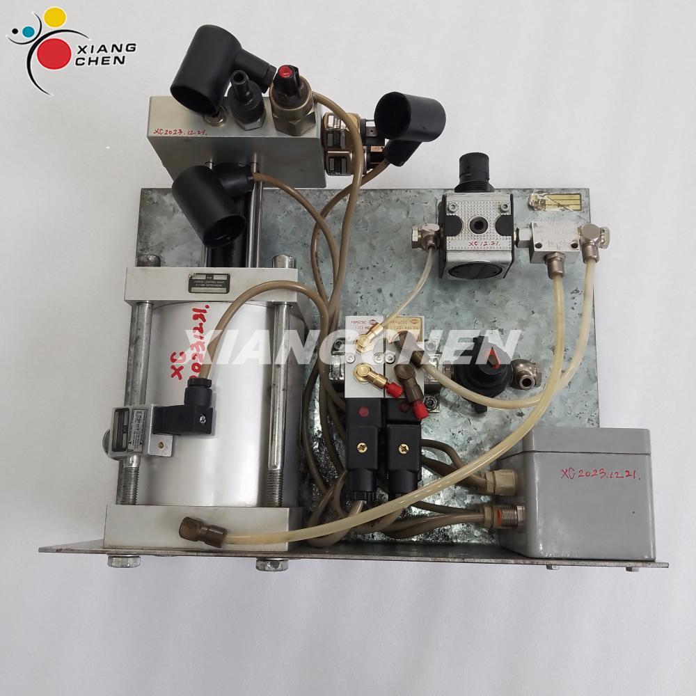 Good Condition 81.034.001F Pressure Intensifier for Heidelberg Printing Machine Press Parts